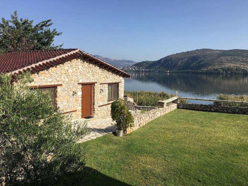 stone-house-kastoria