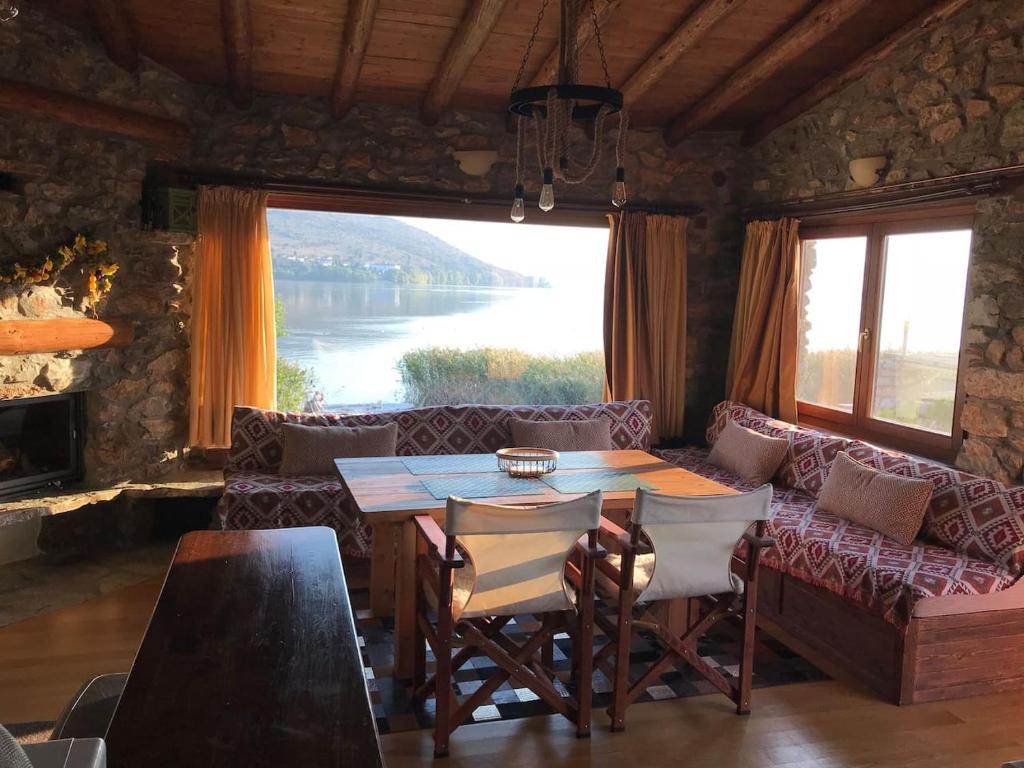 stone-house-kastoria