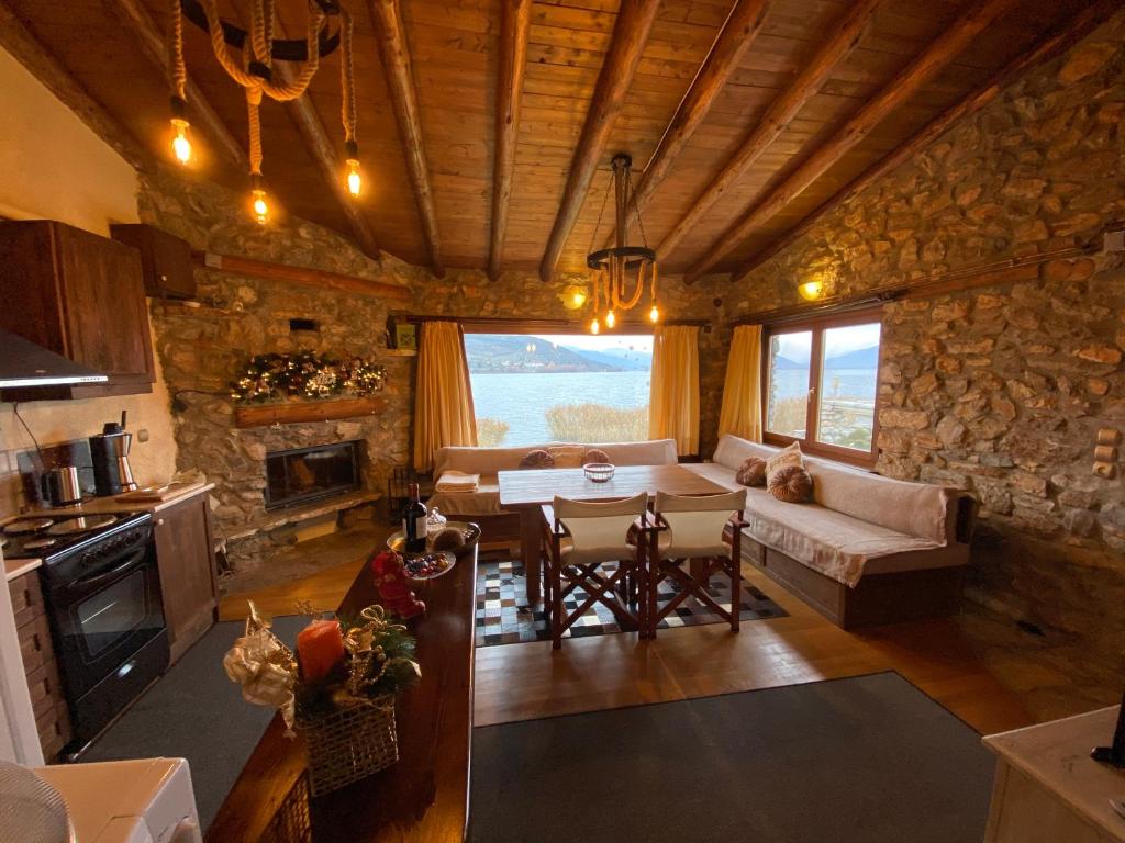 stone-house-kastoria