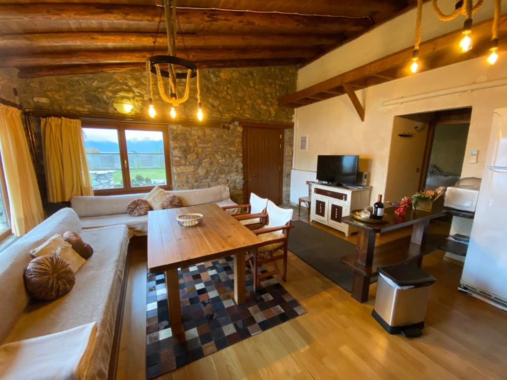 stone-house-kastoria