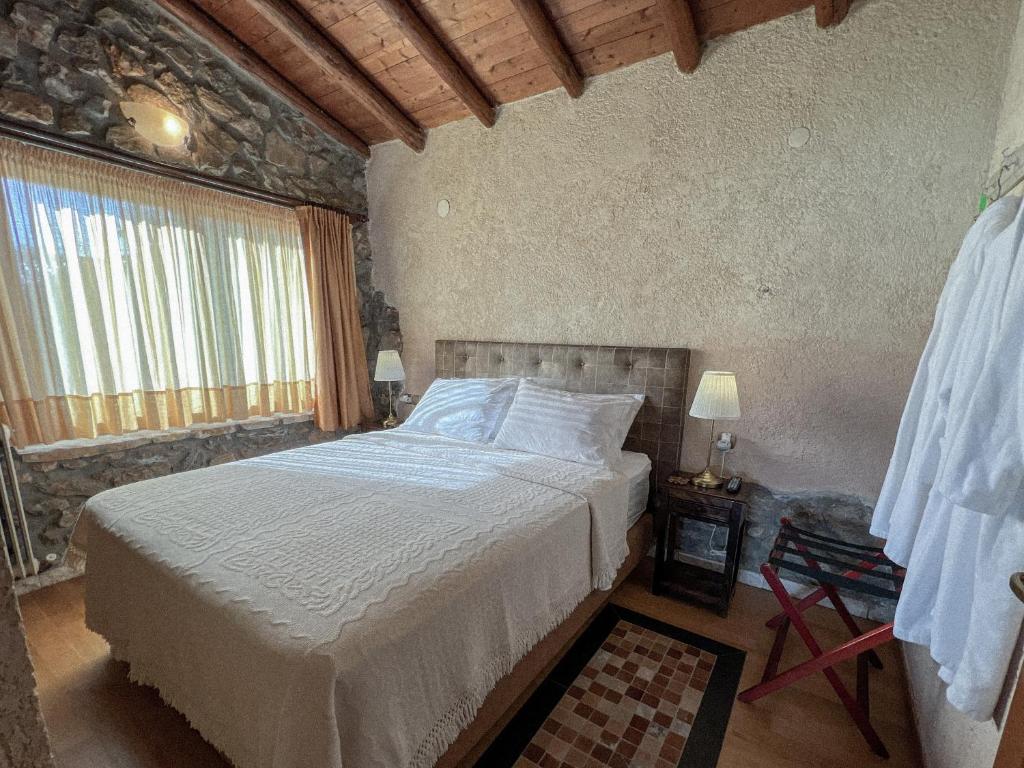 stone-house-kastoria