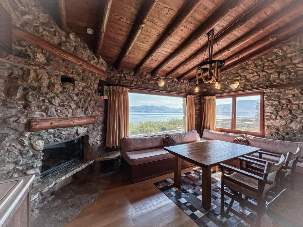 stone-house-kastoria
