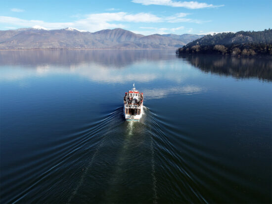 scenic-lake-orestiada-cruise-kastoria