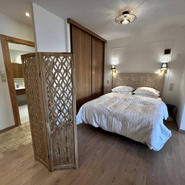 Suite I-by the Lake