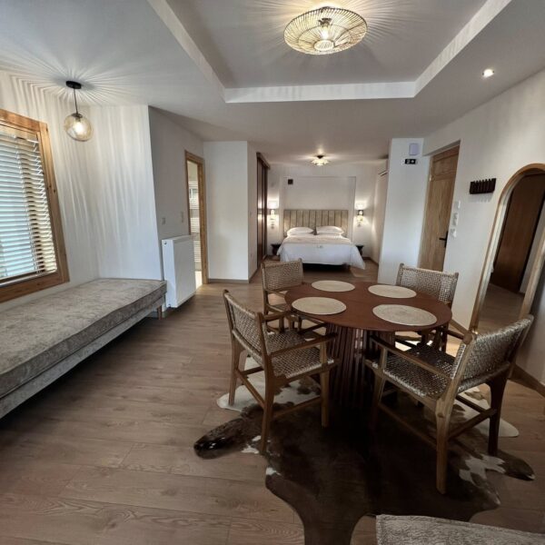 Suite II-by the Lake