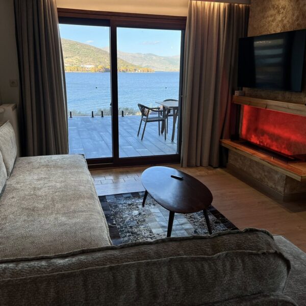 Suite II-by the Lake